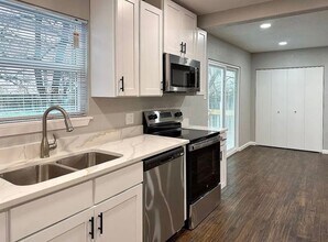 211 Wanda Dr in Irving, TX - Building Photo - Building Photo