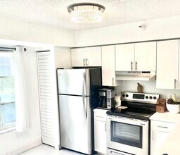 107 Yacht Club Way in Hypoluxo, FL - Building Photo - Building Photo