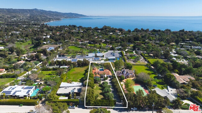 6934 Grasswood Ave in Malibu, CA - Building Photo - Building Photo