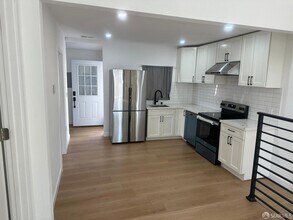 2524 25th Ave in Oakland, CA - Building Photo - Building Photo