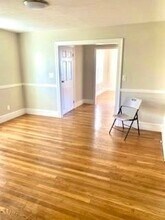 385 Pleasant St, Unit 1 in Worcester, MA - Foto de edificio - Building Photo