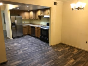 4 Bavarian Ln in Wilmington, DE - Building Photo - Building Photo
