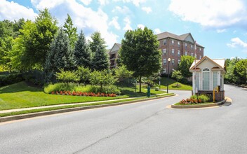 The Residences at Brookside Commons in Owings Mills, MD - Foto de edificio - Building Photo