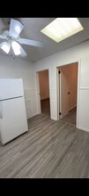 28 E Morris Ave, Unit 2nd Flr in Linden, NJ - Building Photo - Building Photo