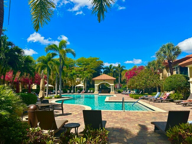 8930 Colonnades Ct E in Bonita Springs, FL - Building Photo - Building Photo