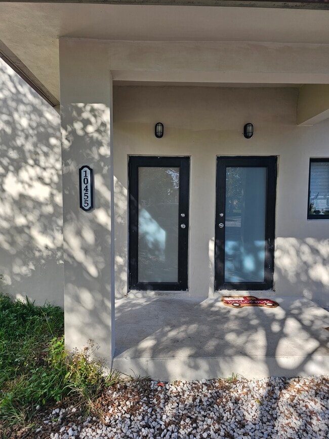 10451 SW 179th St in Miami, FL - Building Photo - Building Photo