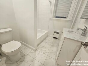 93 Marion St, Unit 3 in Brookline, MA - Building Photo - Building Photo