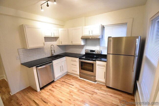 834 S 3rd St-Unit -836 S Third in Columbus, OH - Building Photo - Building Photo