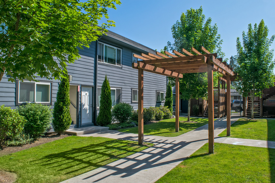 Arbor Place Apartments in Auburn, WA - Building Photo