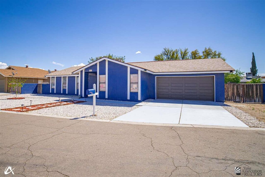 3421 E Rubio Ln in Yuma, AZ - Building Photo