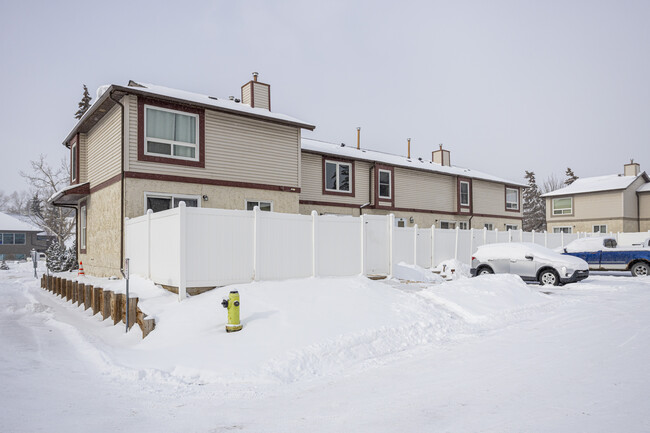 227 Deerpoint Ln SE in Calgary, AB - Building Photo - Building Photo