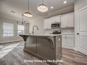 1947 W Flintlock Wy in Mustang, OK - Building Photo - Building Photo