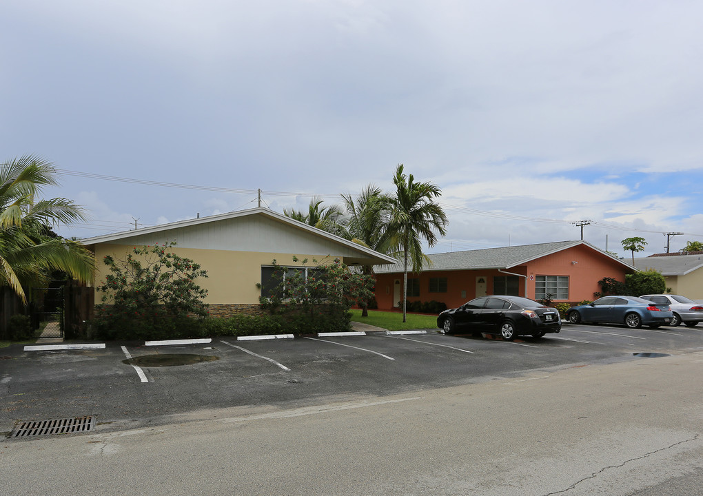 1448-1452 Holly Heights Dr in Fort Lauderdale, FL - Building Photo