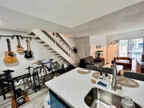 8675 NW 5th Terrace in Miami, FL - Building Photo - Building Photo