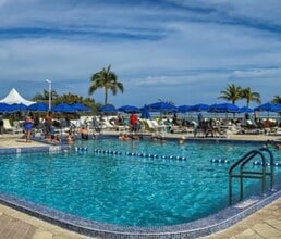 2030 S Ocean Dr, Unit 1017 in Hallandale Beach, FL - Building Photo - Building Photo