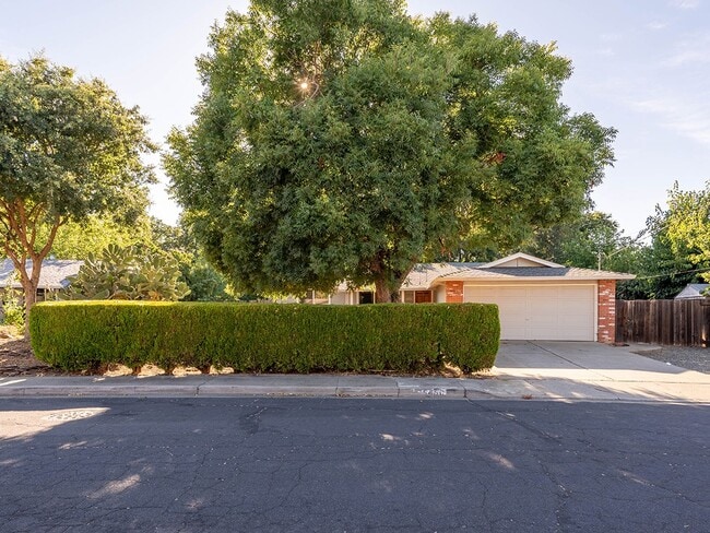 property at 5450 Florida Dr
