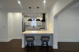 7937 S Crandon Ave in Chicago, IL - Building Photo - Building Photo