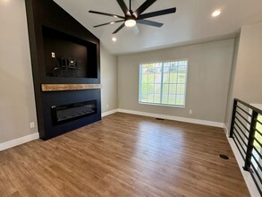 16 Londonderry Way in Euharlee, GA - Building Photo - Building Photo
