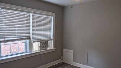 131-133 E 46th St in Kansas City, MO - Foto de edificio - Building Photo