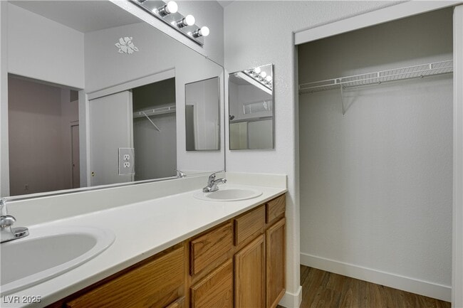 property at 10046 Catseye Cove Ct