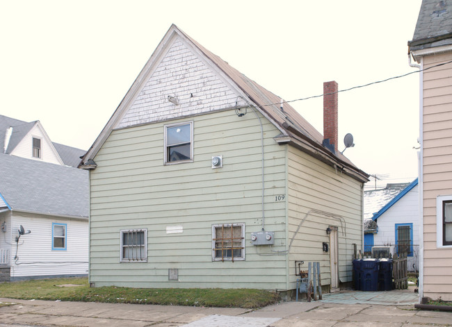 1035 West Ave in Buffalo, NY - Foto de edificio - Building Photo