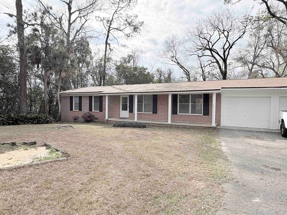 3241 Big Oak St in Tallahassee, FL - Building Photo