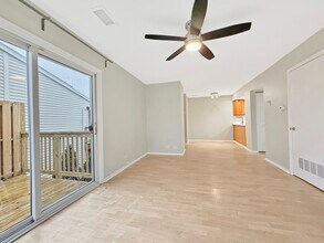 1978 Kenilworth Cir in Hoffman Estates, IL - Building Photo - Building Photo