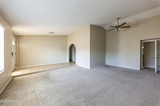 6202 W Sunnyside Dr in Glendale, AZ - Building Photo - Building Photo