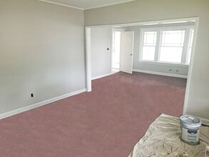 8505 Garfield Blvd in Garfield Heights, OH - Building Photo - Building Photo