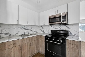 1880 NW 69th St in Miami, FL - Building Photo - Building Photo