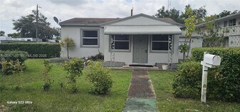 6010 SW 33rd St in Miramar, FL - Building Photo