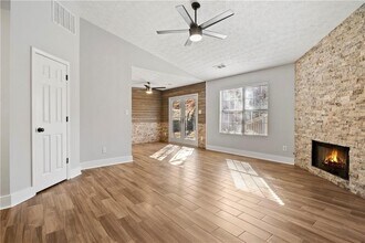 1245 Hillcrest Glenn Cir in Sugar Hill, GA - Building Photo - Building Photo