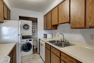 270 SE Barrington Dr in Oak Harbor, WA - Building Photo - Building Photo