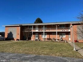 300 Cornell Ave in Hagerstown, MD - Building Photo
