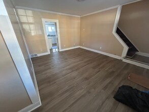 301 1st Ave-Unit -1st FL/2nd FL in Carnegie, PA - Building Photo - Building Photo