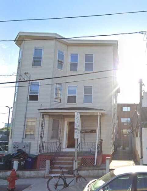 280 McGrath Hwy, Unit 2 in Somerville, MA - Building Photo