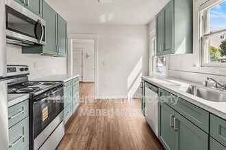 915 Civic Center Dr in Oceanside, CA - Building Photo - Building Photo