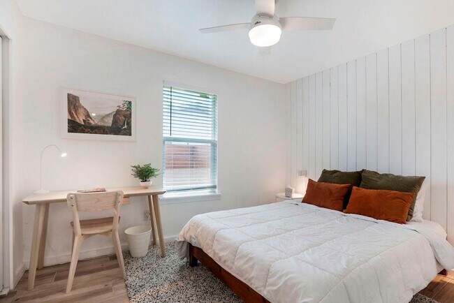 906 E Leslie Cir in Austin, TX - Building Photo - Building Photo