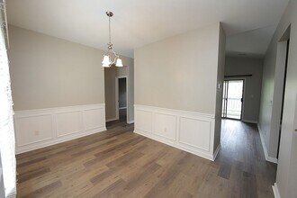 6121 Sunpointe Dr in Raleigh, NC - Building Photo - Building Photo
