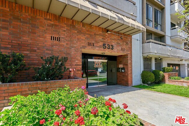 533 S St Andrews Pl in Los Angeles, CA - Building Photo - Building Photo