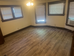 4642 Bancroft Ave in Lincoln, NE - Foto de edificio - Building Photo