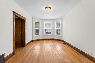 1429 W Barry Ave in Chicago, IL - Building Photo - Building Photo