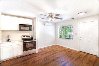2127 Henderson Dr in Orlando, FL - Building Photo - Building Photo