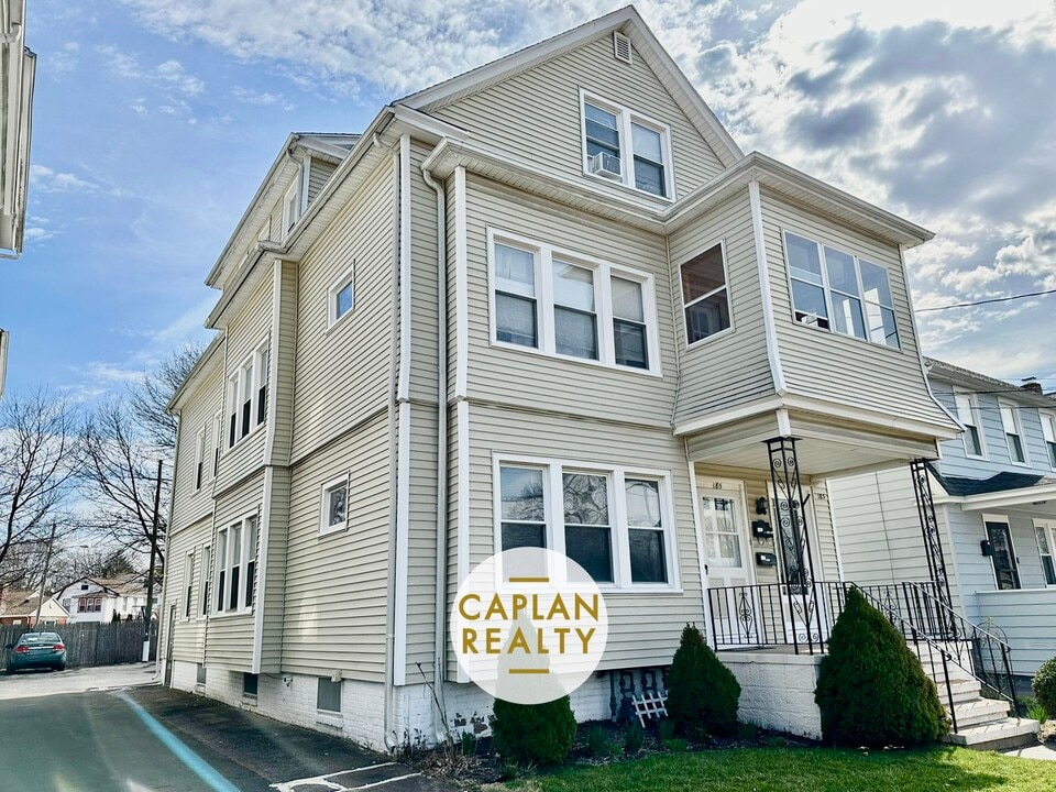 183 Circular Ave, Unit 3 in Hamden, CT - Building Photo