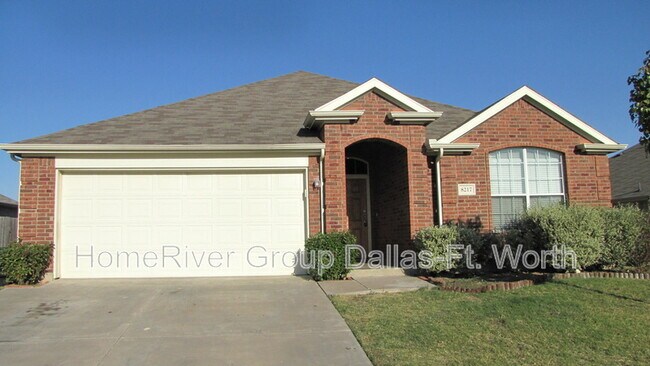 8217 MacGregor Dr in Arlington, TX - Building Photo - Building Photo