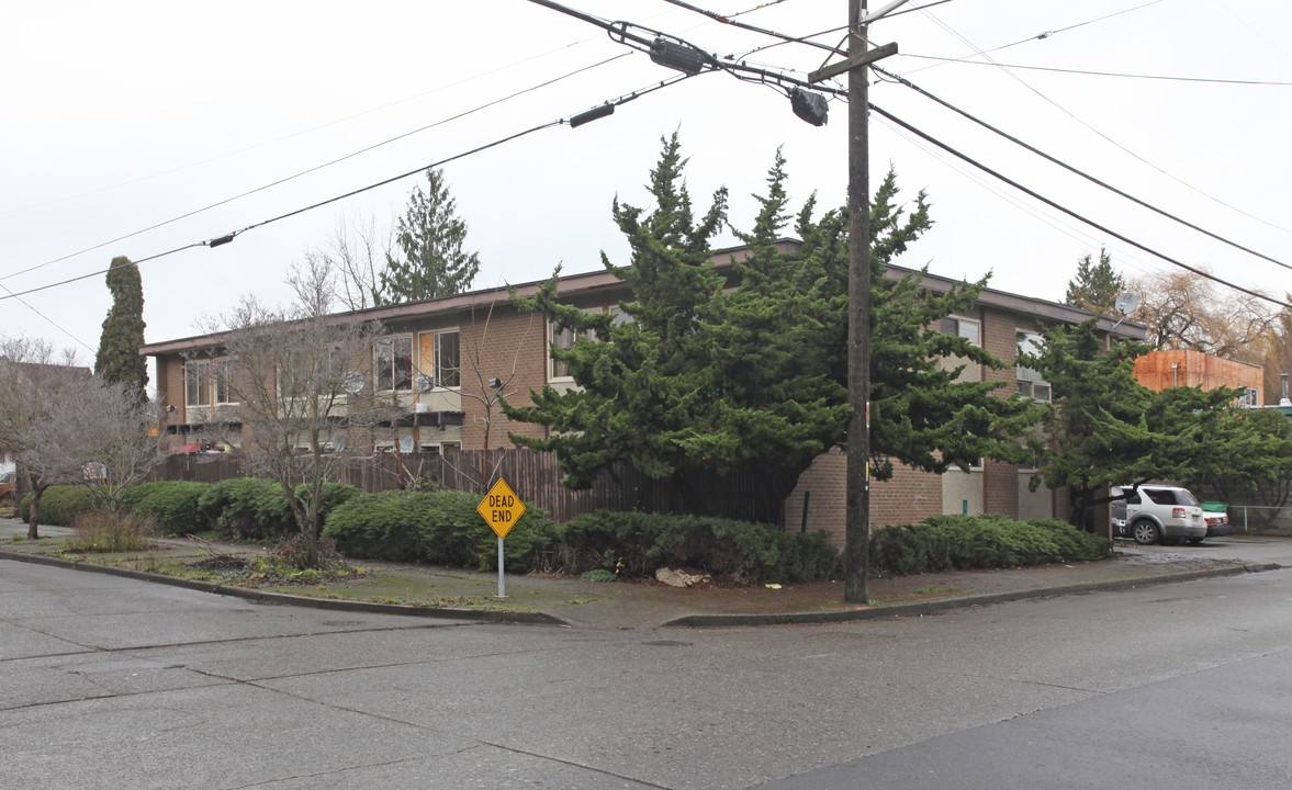 Southie Flats in Seattle, WA - Building Photo