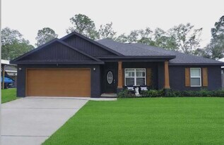 6841 Nelson St in Navarre, FL - Building Photo