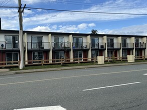 1500 Dogwood St in Campbell River, BC - Building Photo - Building Photo