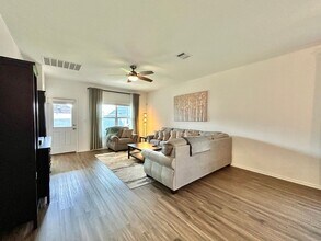 137 Blue Blaze Trl in Georgetown, TX - Building Photo - Building Photo
