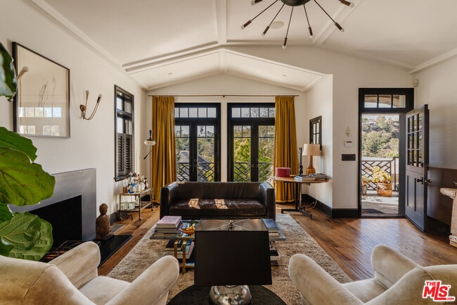 430 Mesa Rd in Santa Monica, CA - Building Photo - Building Photo